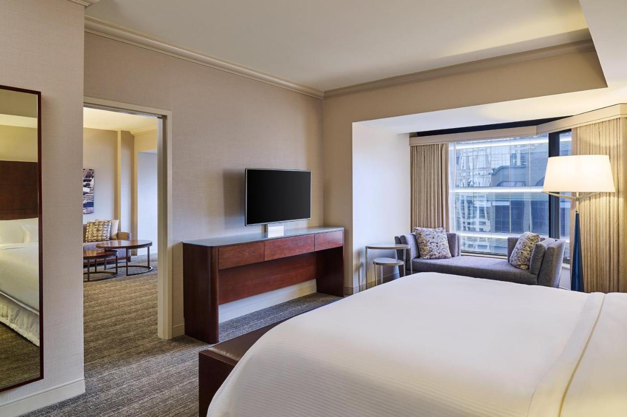 The Westin Chicago River North Экстерьер фото
