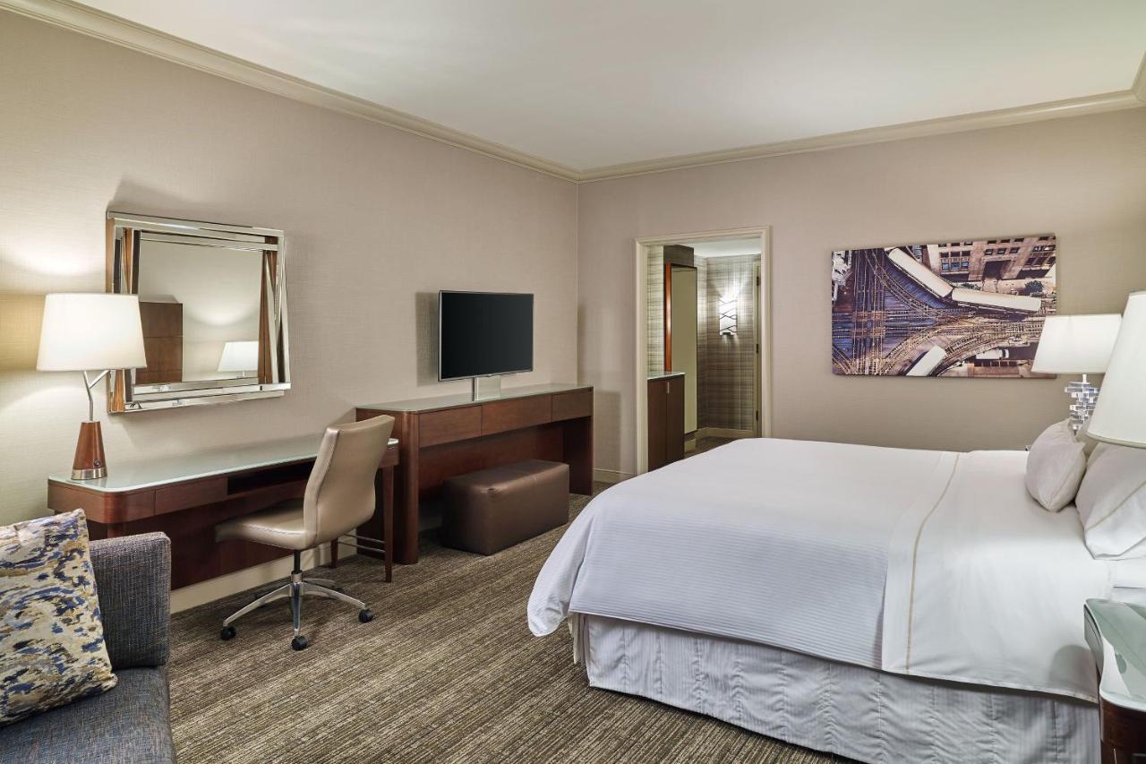 The Westin Chicago River North Экстерьер фото