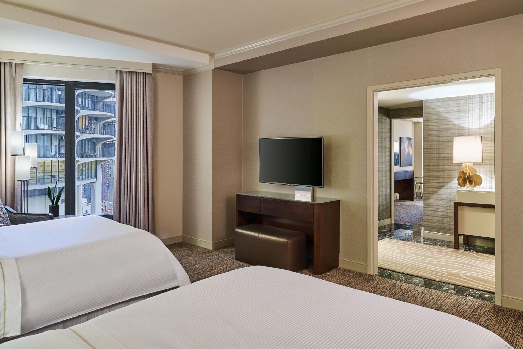 The Westin Chicago River North Экстерьер фото